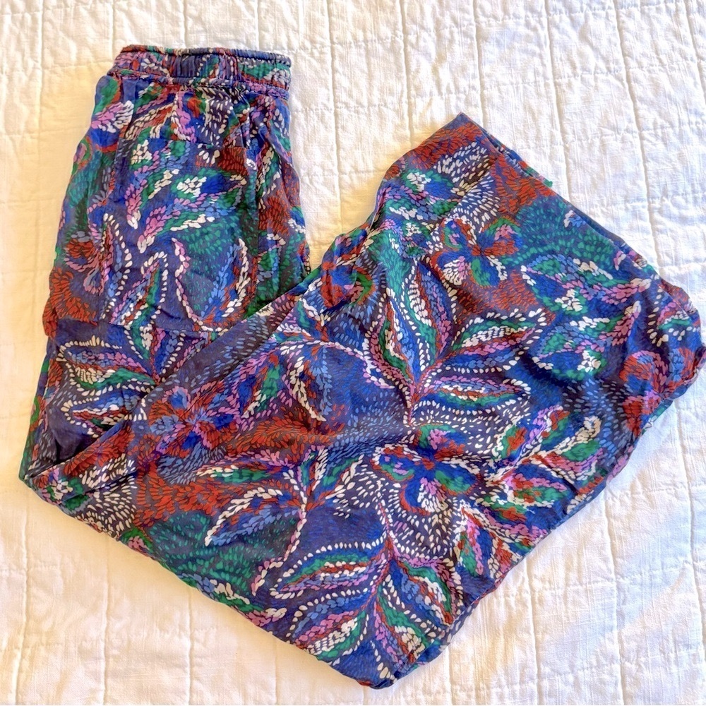 Sundry Multicolor Patterned Fabric - Picture 3 of 8
